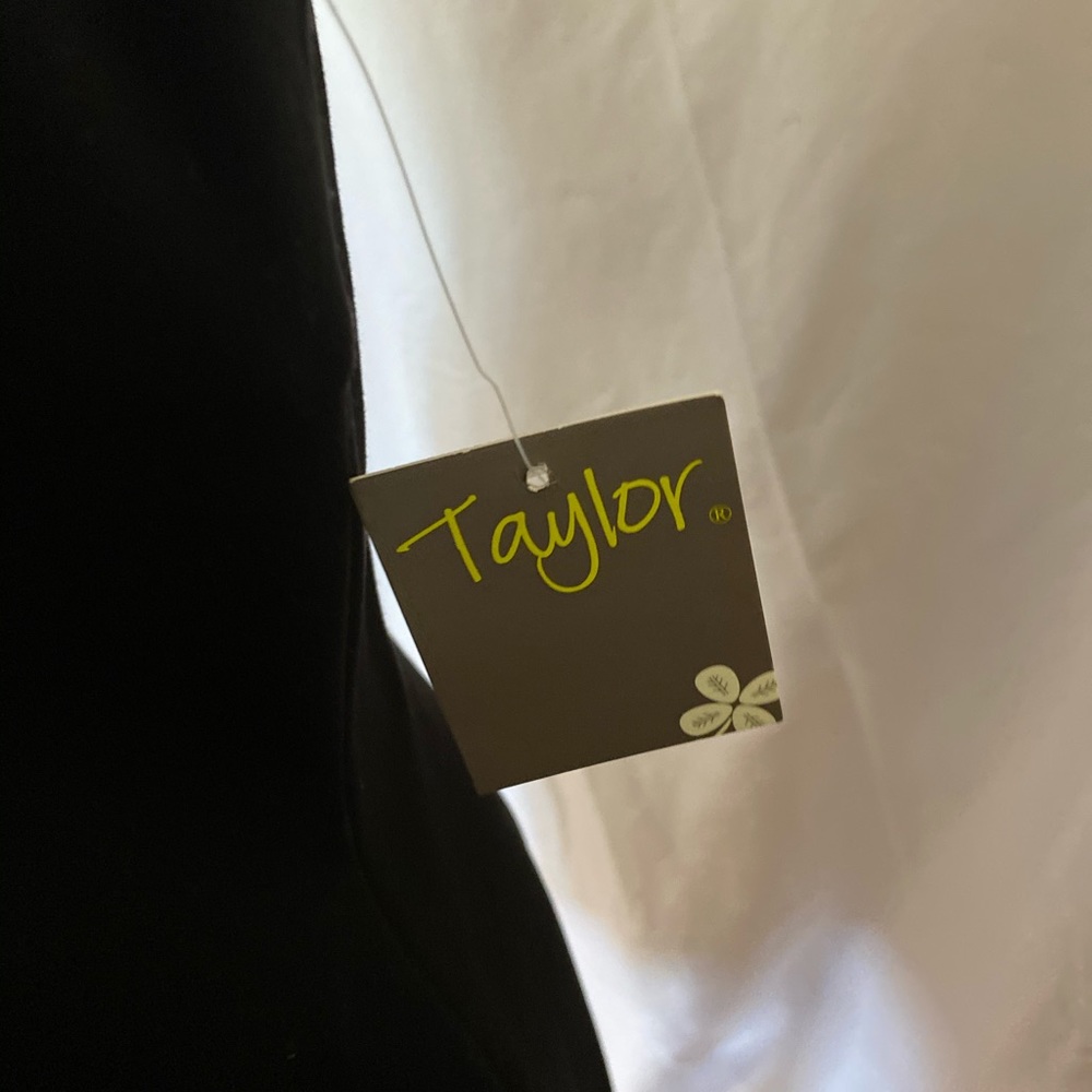 Taylor Ruffle Top Dress - Picture 3 of 6